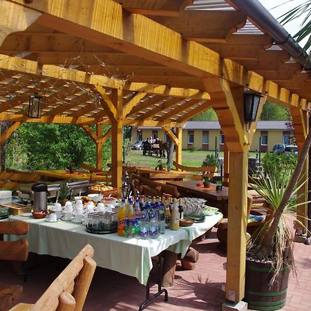Hostel Waldhaus Am Ferienpark Mirow -Zimmer Du Wc Dış mekan fotoğraf