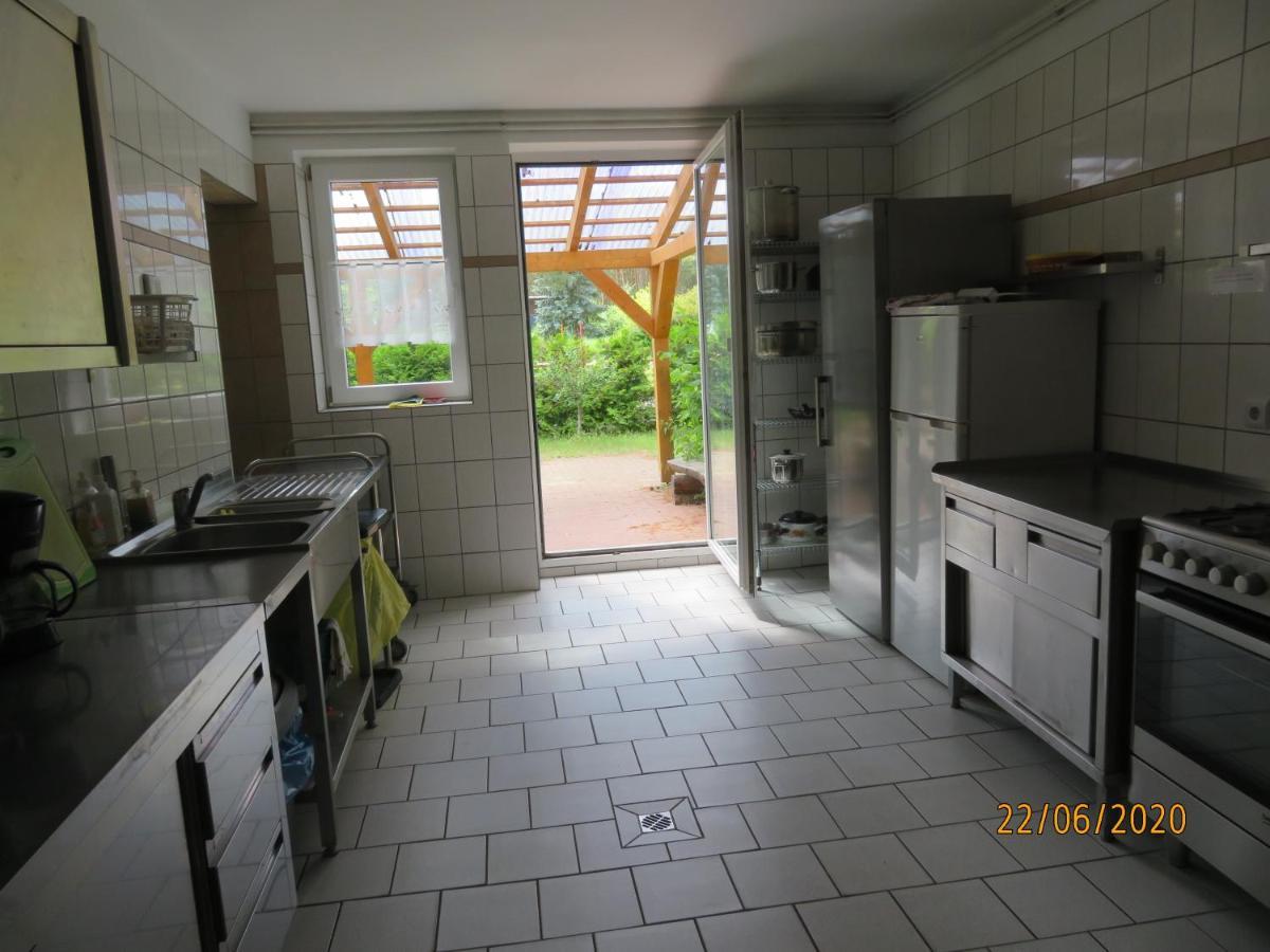 Hostel Waldhaus Am Ferienpark Mirow -Zimmer Du Wc Dış mekan fotoğraf