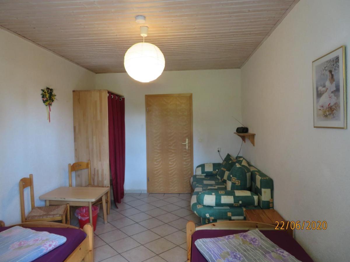 Hostel Waldhaus Am Ferienpark Mirow -Zimmer Du Wc Dış mekan fotoğraf