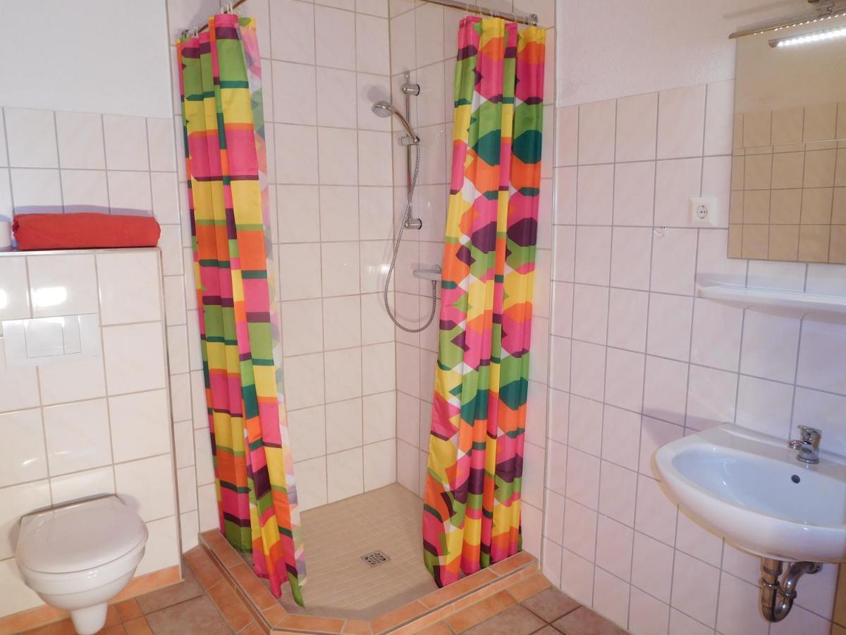 Hostel Waldhaus Am Ferienpark Mirow -Zimmer Du Wc Dış mekan fotoğraf